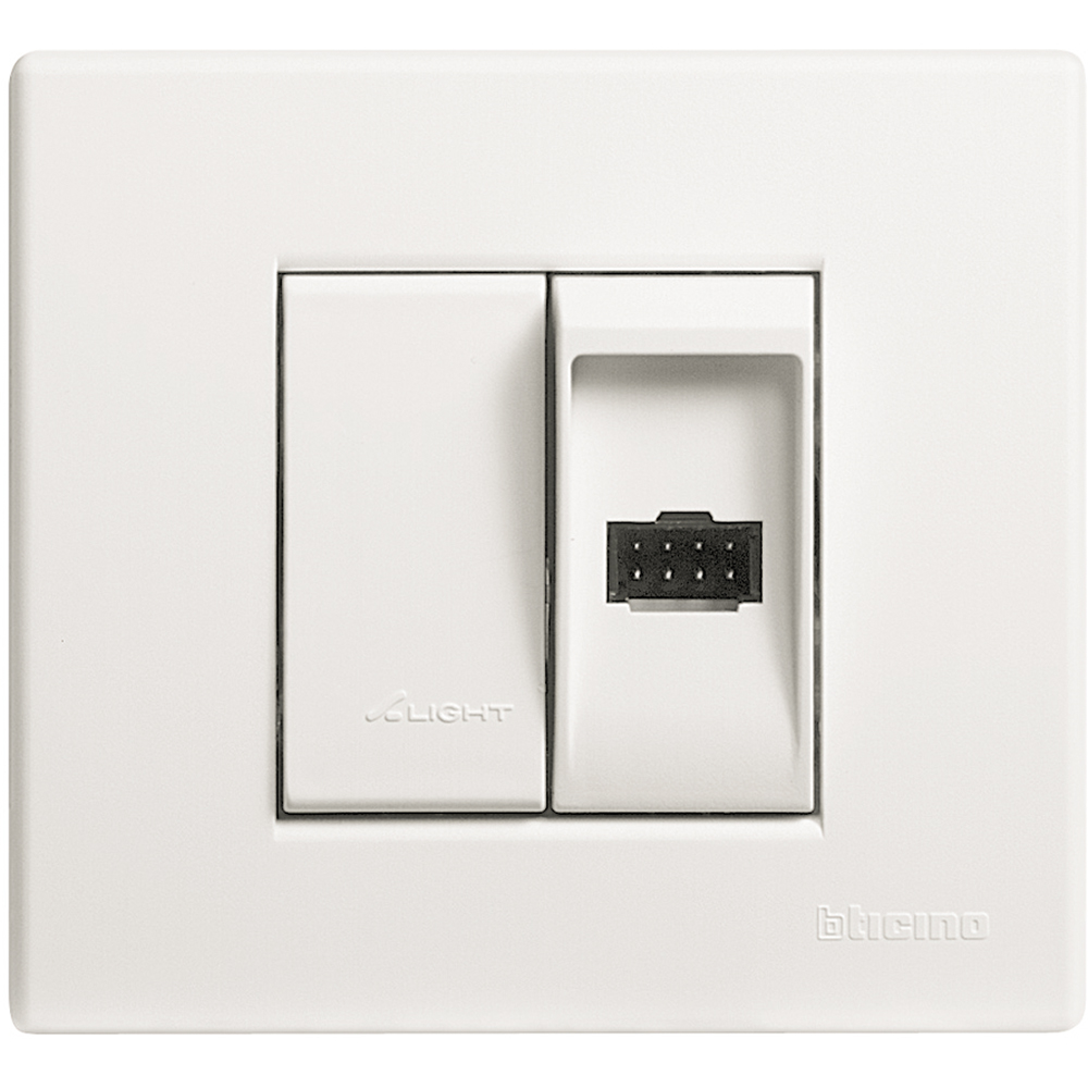 Legrand (BT) Steckdose kompl.,8pol.,weiss 306062