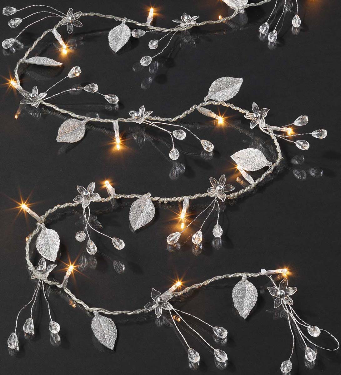 Hellum LED-Lichterkette 16-flg. Blätter u. Kugeln 520071