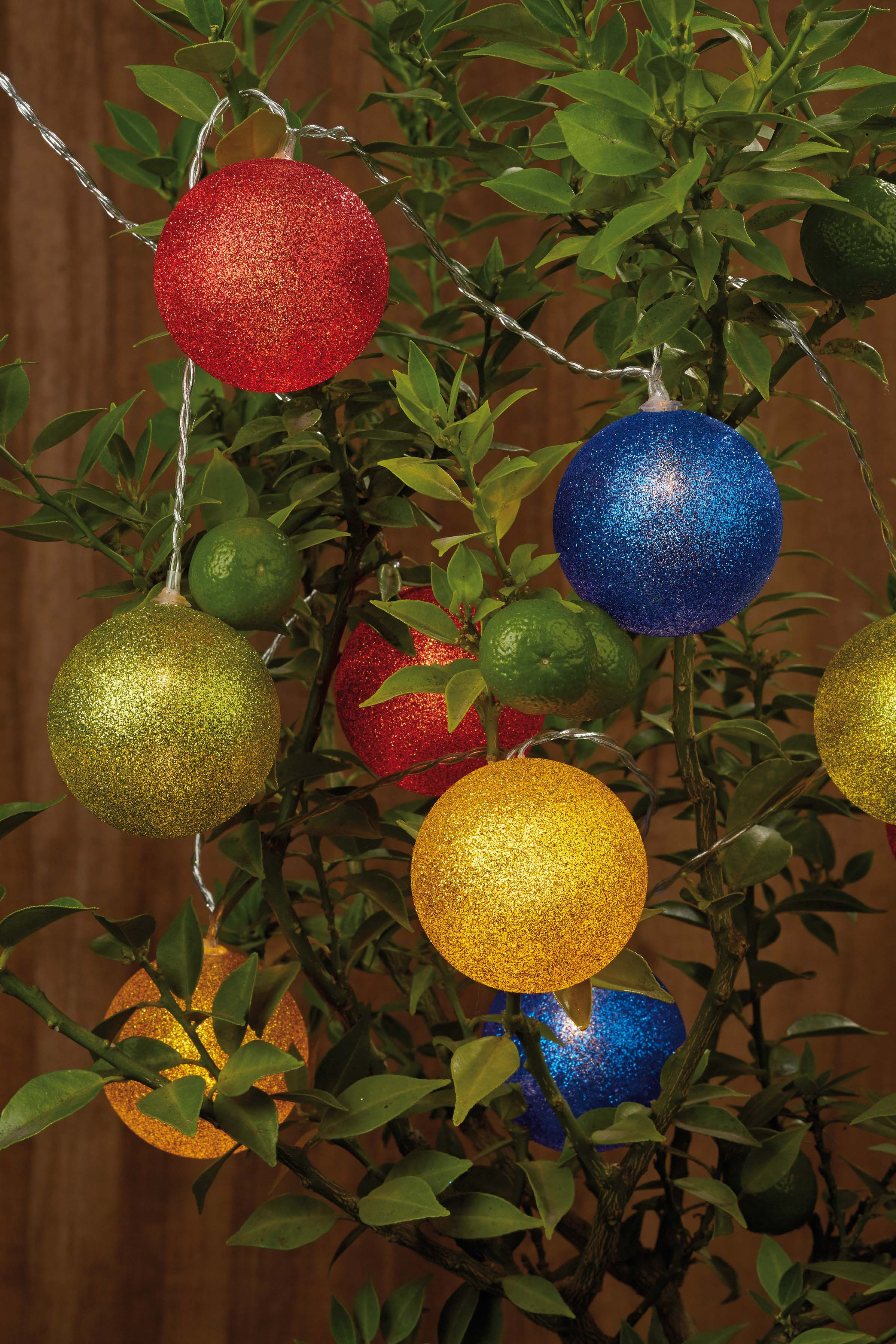 Hellum LED-Lichterkette mit bunten Kugeln 300345